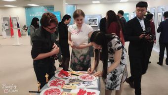 架起中俄文化交流的橋梁 黑龍江流域少數民族手工藝品赴俄羅斯遠東地區交流巡展紀實